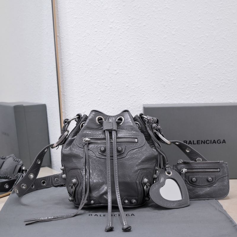 Ba*len*cia*ga bucket bags